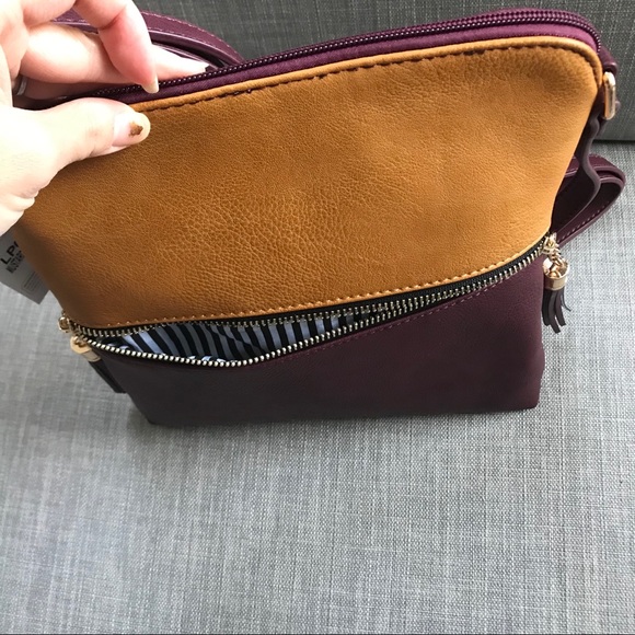 NWT Vegan leather color blocked crossbody purse - Picture 4 of 7